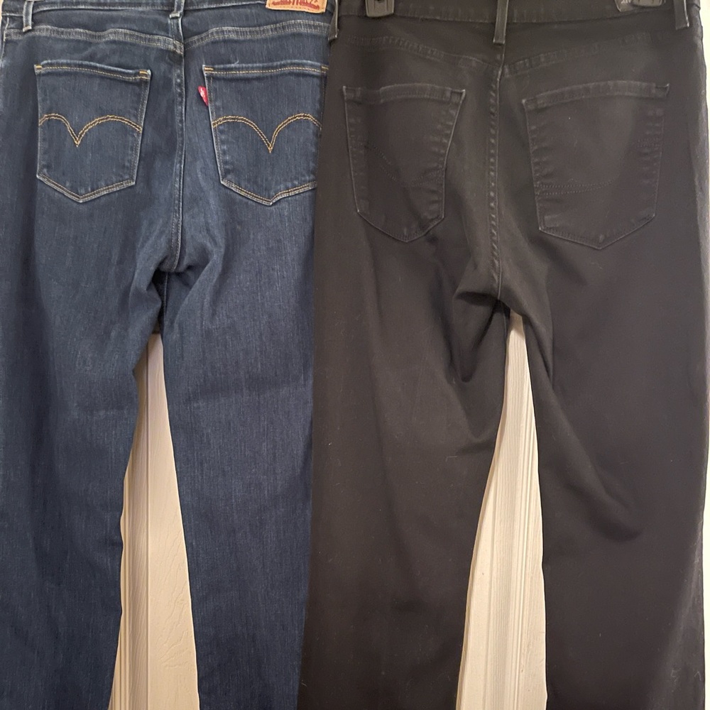 Women’s Levi’s Jeans. Set of 2 Pair. Worn 2x. Excellent Condition! - Picture 2 of 2